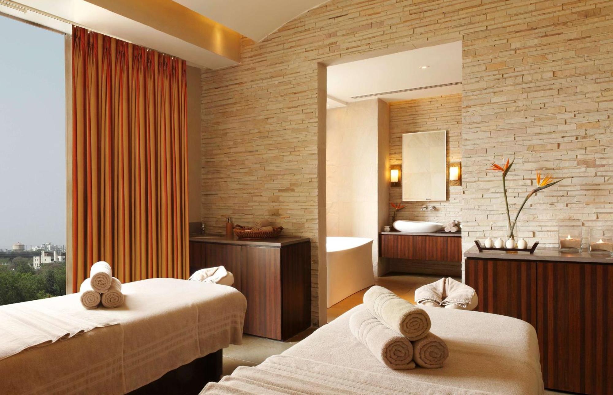 Отель Hilton Джапур Экстерьер фото Spa at The Oberoi, Mumbai